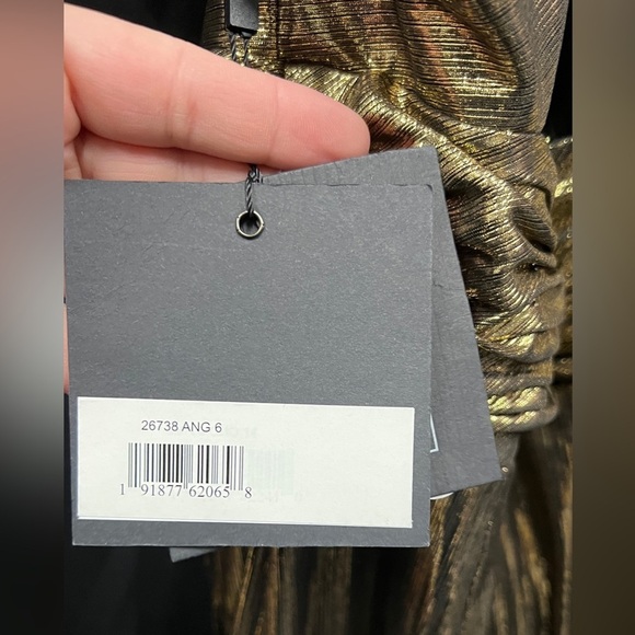 IEENA FOR MAC DUGGAL 26738 NWT Metallic Criss Cross Halter Neck Gown - Picture 6 of 7